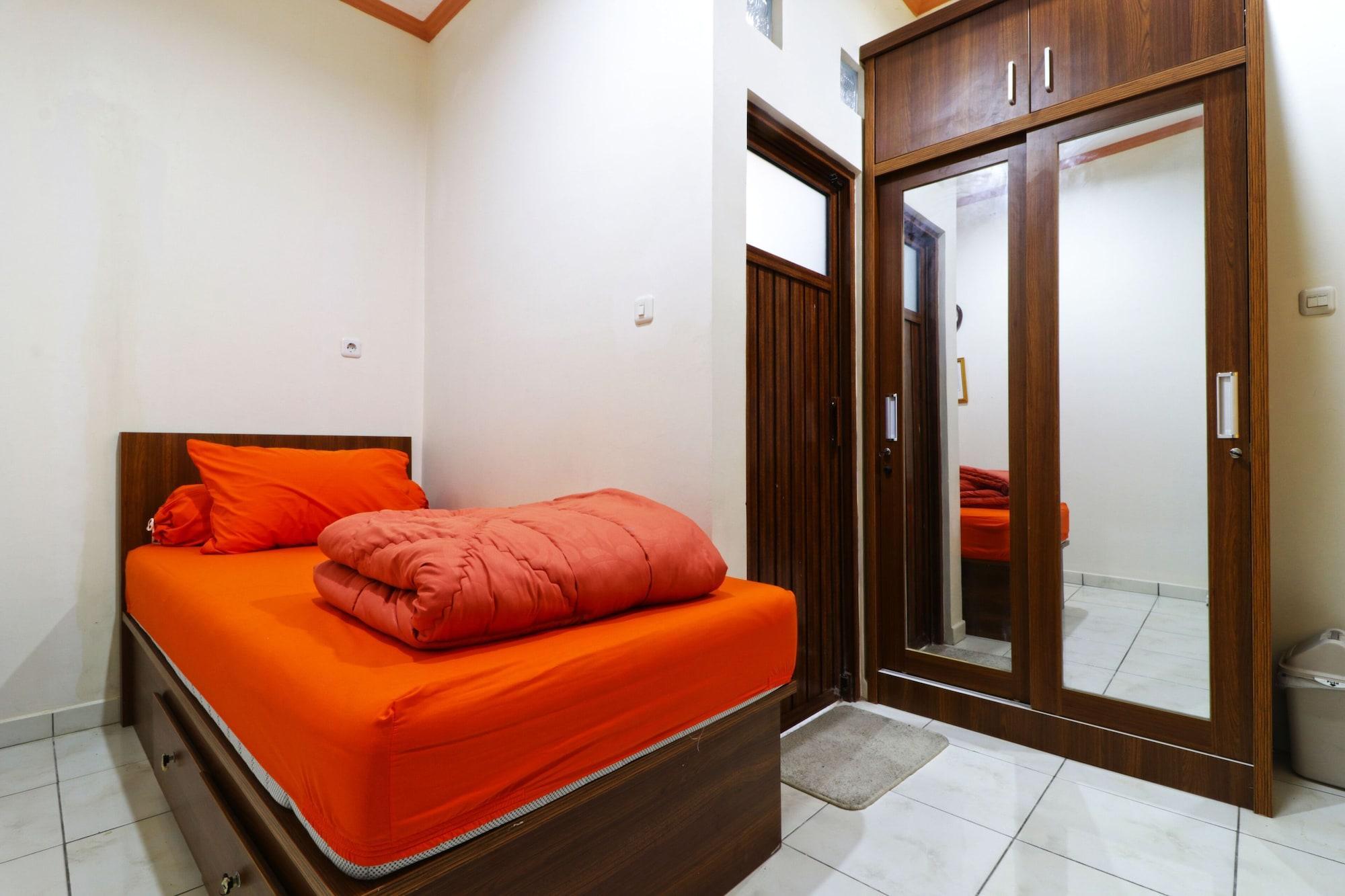 Gasthuis Kost Amanah Jakarta